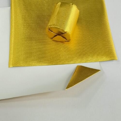 Rollo di carta di foglio di alluminio lamellato colorato in rilievo per imballaggi di cioccolato