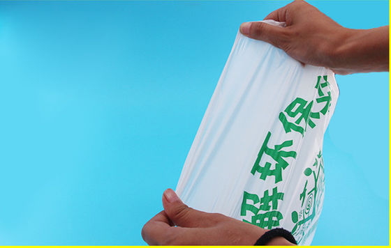Le borse eliminabili biodegradabili del supermercato resistente di allungamento, conferiscono alle borse di immondizia bianche